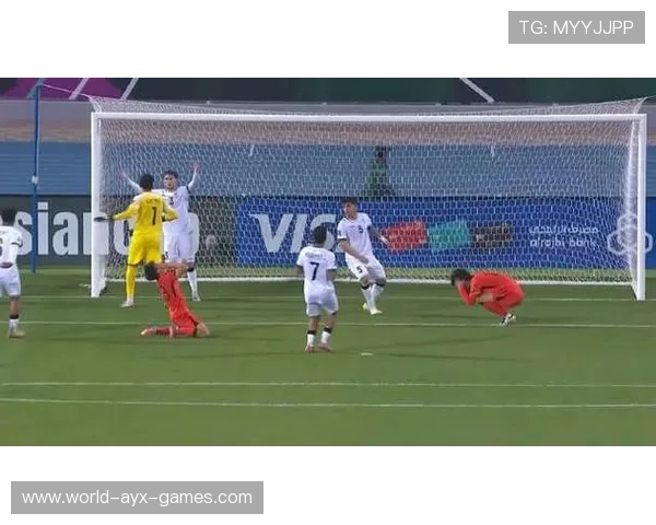 倒三角中场提升出球选择广度，足球倒三角战术视频